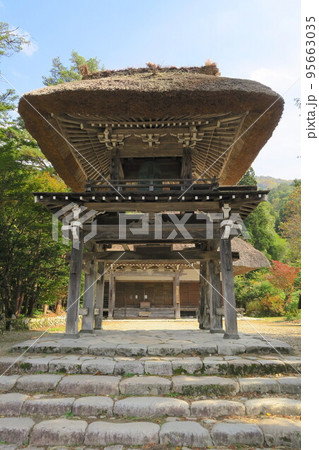 白川郷　明善寺　鐘楼門 95663035