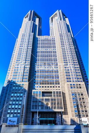 東京　西新宿の都市風景　東京都庁第一本庁舎 95665267
