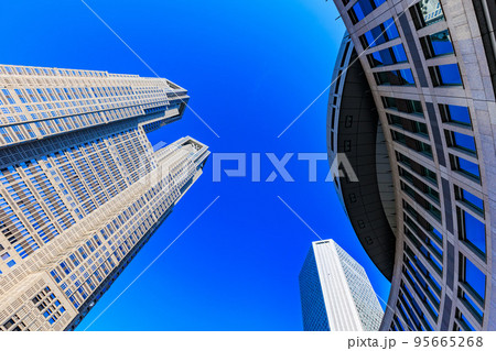 東京 西新宿の都市風景 東京都庁都民広場から見る東京都庁第一本庁舎 東京 西新宿の都市風景 東京都庁都民広場から見る東京都庁第一本庁舎 95665268