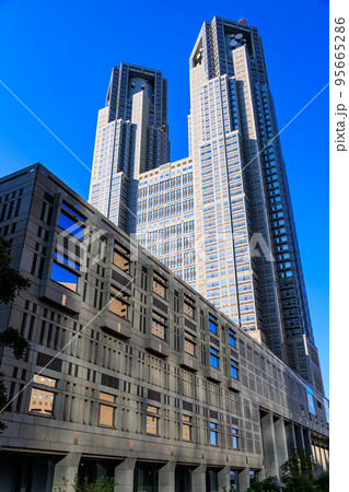 東京 西新宿の都市風景 東京都庁第一本庁舎 東京 西新宿の都市風景 東京都庁第一本庁舎 95665286