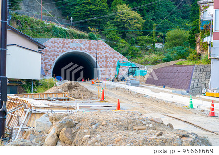 トンネル工事 95668669