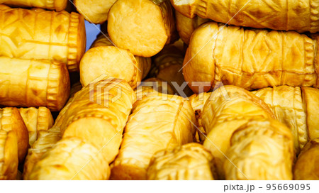 Traditional polish oscypek cheese pieces 95669095