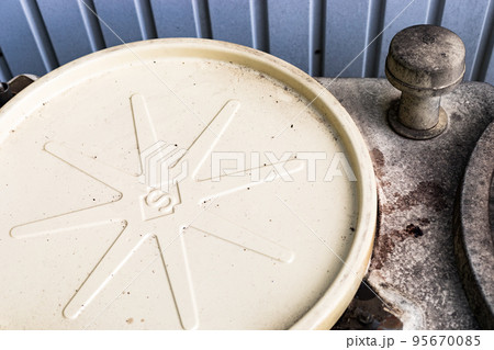 給水設備 小規模貯水槽水道の定期点検と清掃 給水設備 小規模貯水槽水道の定期点検と清掃 95670085