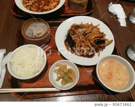 中華料理店 ナスと豚肉のピリ辛炒め定食 中華料理店 ナスと豚肉のピリ辛炒め定食 95671662