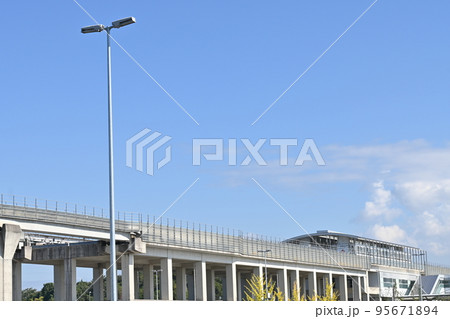 愛・地球博記念公園駅(リニモ)の駅舎 愛・地球博記念公園駅(リニモ)の駅舎 95671894