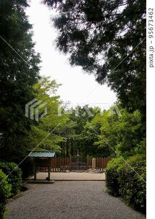 摂津国勝尾寺の開基、開成皇子の墓 摂津国勝尾寺の開基、開成皇子の墓 95673462