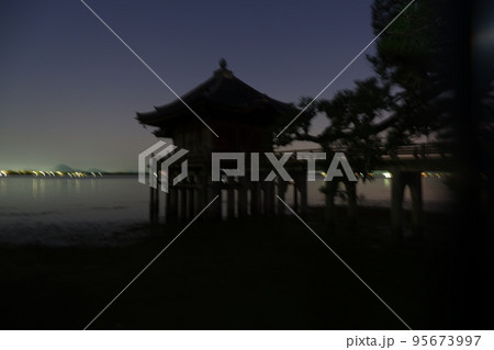 滋賀県堅田の浮御堂 滋賀県堅田の浮御堂 95673997