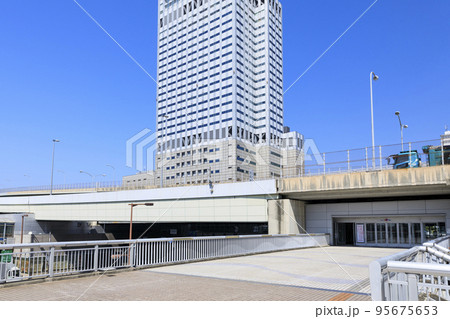 大阪府泉佐野市　青空のりんくうタウン駅　南海空港線　JR関西空港線 95675653