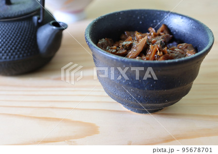 食器にいれたアサリのしぐれ煮 食器にいれたアサリのしぐれ煮 95678701