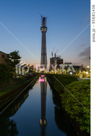 「東京都」東京スカイツリー　建設中 95681436