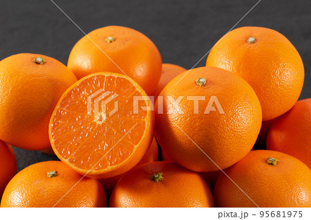 せとか　カットと盛り合わせ　柑橘の大トロ 95681975