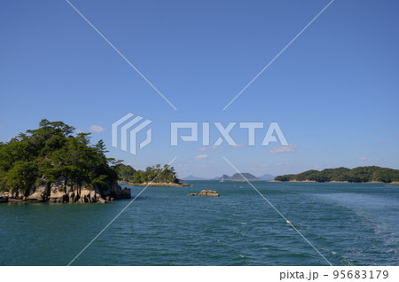 長崎県九十九島の海 95683179