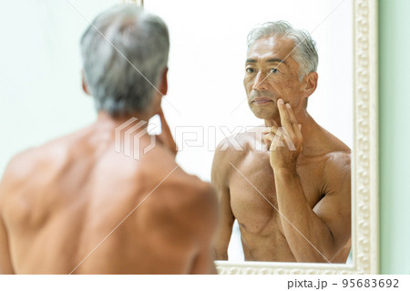 シニア男性　ビューティー 95683692