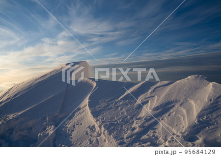 雪と谷川ブルー 雪と谷川ブルー 95684129