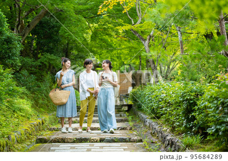 女子旅　旅行　 95684289