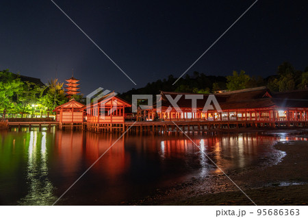 世界遺産 夜の宮島 世界遺産 夜の宮島 95686363