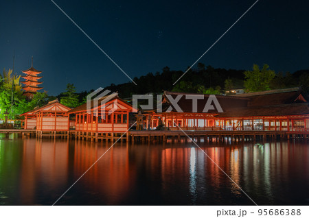 世界遺産 夜の宮島 世界遺産 夜の宮島 95686388