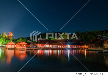 世界遺産 夜の宮島 世界遺産 夜の宮島 95686412
