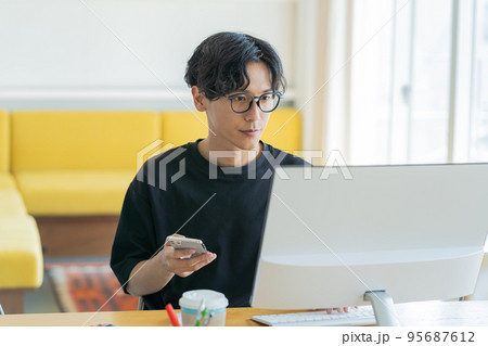 ビジネスマン 95687612