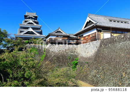 【熊本県】晴天の熊本城 【熊本県】晴天の熊本城 95688118