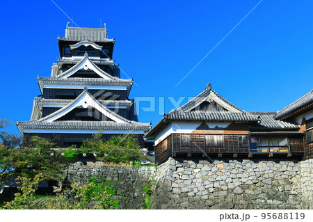 【熊本県】晴天の熊本城 【熊本県】晴天の熊本城 95688119