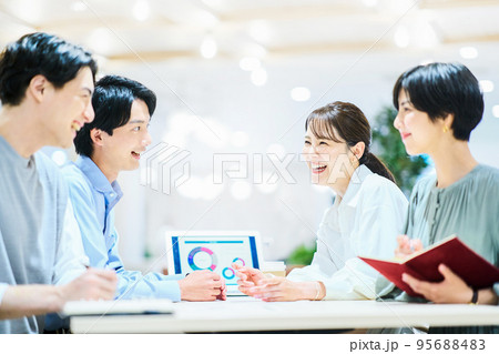 ビジネス　若い 95688483