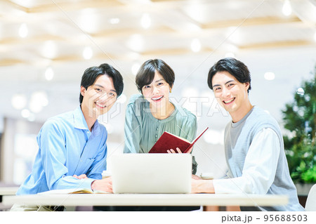 ビジネス　若い 95688503