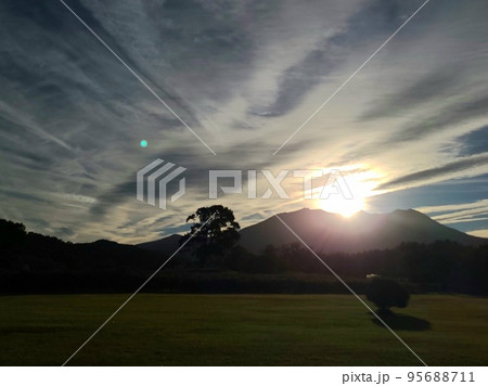 夕空と御嶽山(御岳山) 95688711