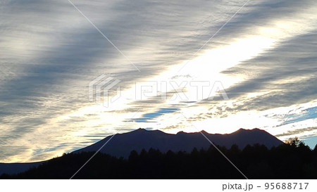 夕空と御嶽山(御岳山) 夕空と御嶽山(御岳山) 95688717