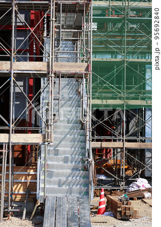 工場の建設　鉄骨 95692840