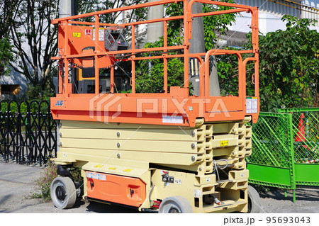 高所作業車 建築機械 高所作業車 建築機械 95693043