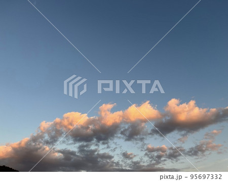 夕焼け雲 95697332