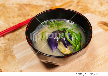 揚げ茄子のみそ汁 揚げ茄子のみそ汁 95700022