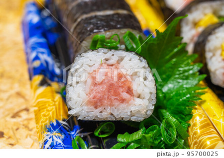 魚屋の持ち帰りネギトロ巻き 95700025