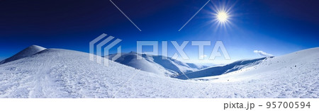 Winter landscape. Ukraine, Carpathian mountains, Dragobrat 95700594