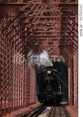 球磨川第二橋梁を渡る SL人吉 球磨川第二橋梁を渡る SL人吉 95702247