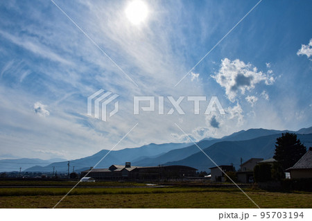信州安曇野　秋の田舎風景 95703194