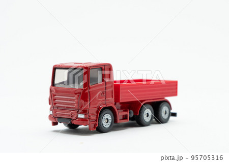 Construction red old truck toy with black wheels 95705316