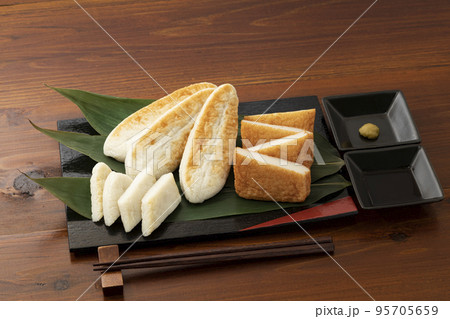 笹かまぼこ_仙台名産の郷土料理 笹かまぼこ_仙台名産の郷土料理 95705659