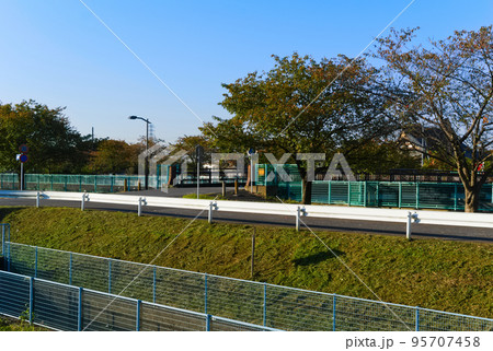 埼玉県八潮市東京外環自動車道沿いの風景2022年10月 埼玉県八潮市東京外環自動車道沿いの風景2022年10月 95707458