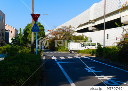 埼玉県草加市東京外環自動車道沿いの風景2022年10月 埼玉県草加市東京外環自動車道沿いの風景2022年10月 95707494