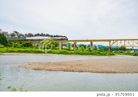福島 鉄橋を走る汽車 福島 鉄橋を走る汽車 95709601