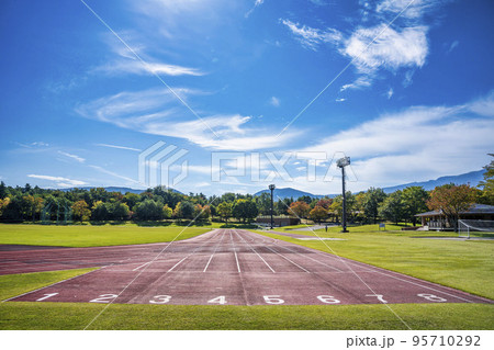 陸上競技場の風景　トラック　福島県福島市 95710292