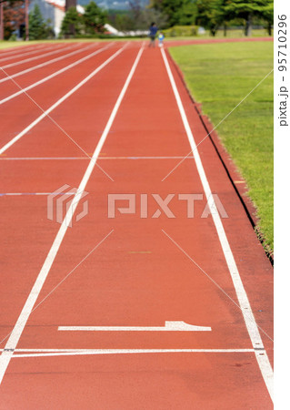 陸上競技場の風景 トラック 福島県福島市 陸上競技場の風景 トラック 福島県福島市 95710296