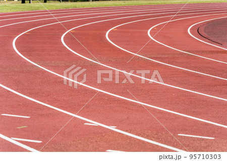陸上競技場の風景 トラック 福島県福島市 陸上競技場の風景 トラック 福島県福島市 95710303