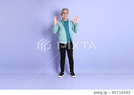 Casual Senior Man Casual Senior Man 95710495