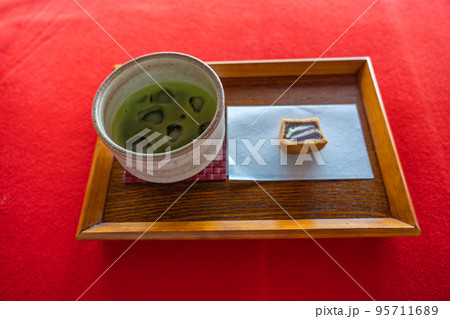 抹茶と和菓子 抹茶と和菓子 95711689