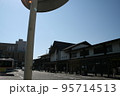 鎌倉観光名所の出発地である鎌倉駅を訪れて 95714513
