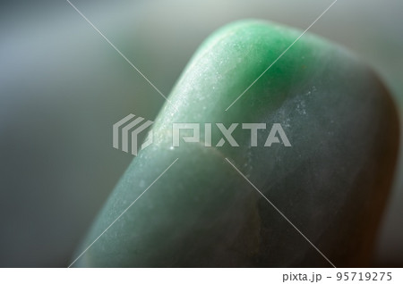 美しい翡翠 95719275