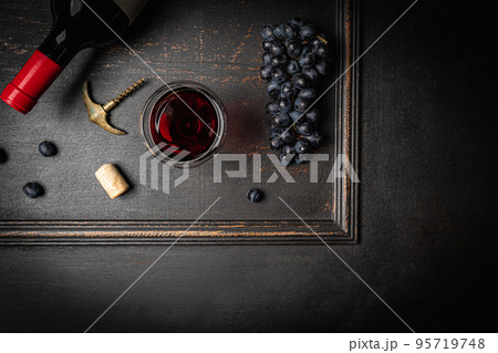 Wineglasses with grapes Wineglasses with grapes 95719748